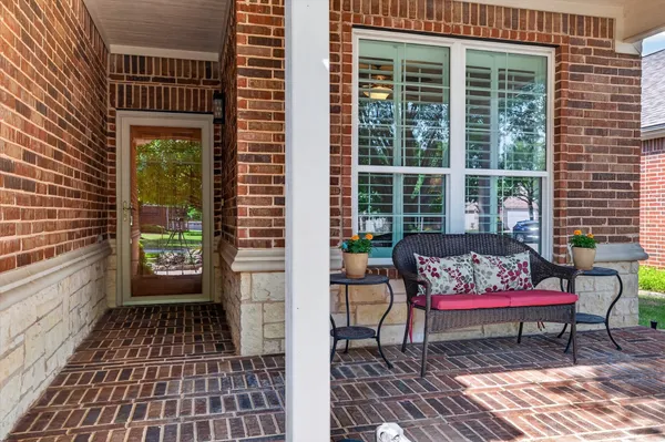 Property Slideshow image 3 of 37 | 834 bay harbor ln, Frisco, TX, 75036