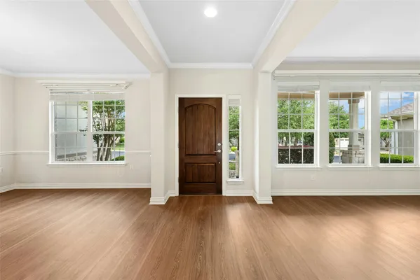 Property Slideshow image 3 of 40 | 227 duck creek ln, Georgetown, TX, 78633