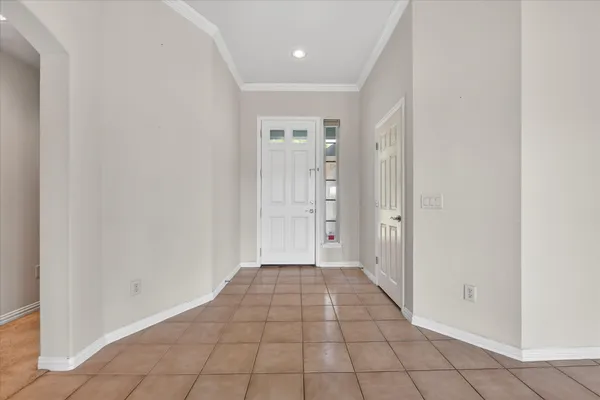 Property Slideshow image 2 of 17 | 11217 southerland dr, Denton, TX, 76207