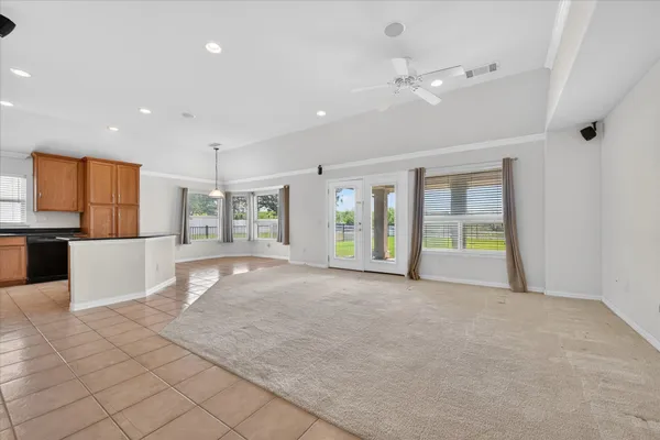 Property Slideshow image 3 of 17 | 11217 southerland dr, Denton, TX, 76207