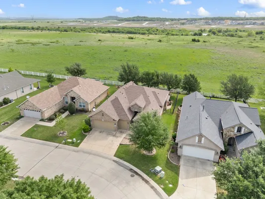 Property Slideshow image 3 of 40 | 8917 perimeter st, Denton, TX, 76207