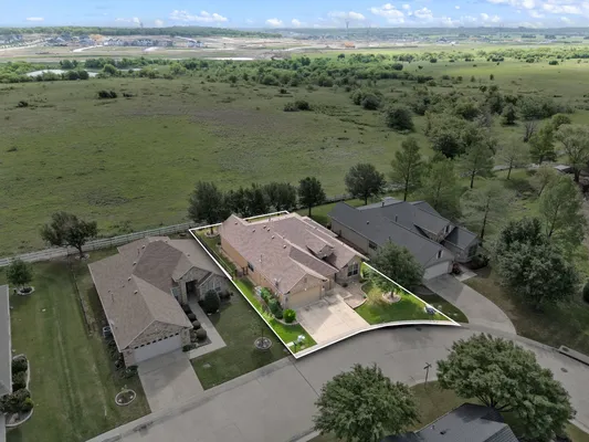 Property Slideshow image 3 of 40 | 8917 perimeter st, Denton, TX, 76207