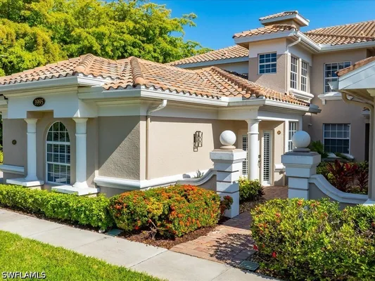 Property Slideshow image 3 of 31 | 3995 deer crossing ct 201, Naples, FL, 34114