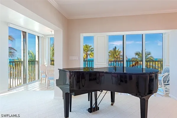 Property Slideshow image 2 of 30 | 3377 gulf shore blvd 4d, Naples, FL, 34103