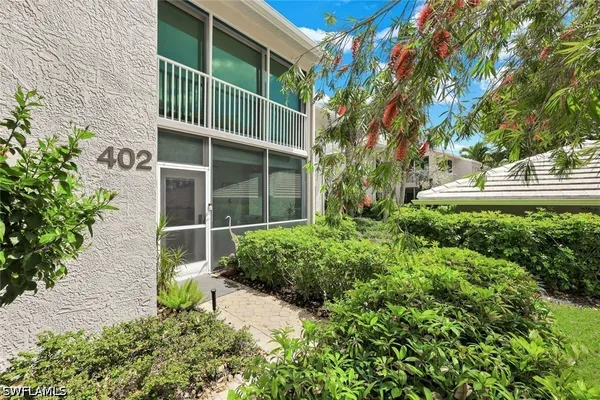Property Slideshow image 3 of 45 | 5817 glencove dr 402, Naples, FL, 34108