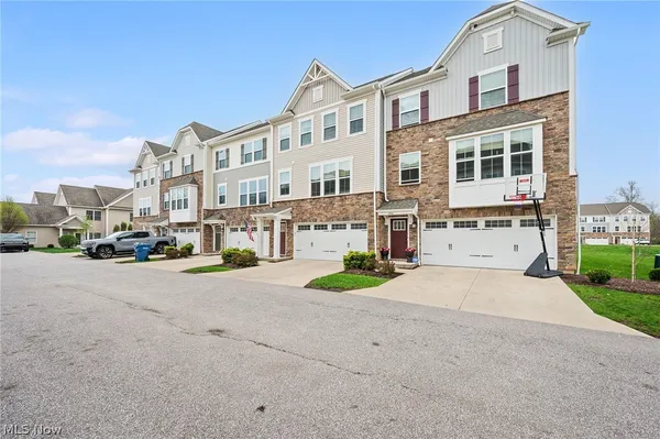 Property Slideshow image 2 of 36 | 1450 sutter st, Avon, OH, 44011