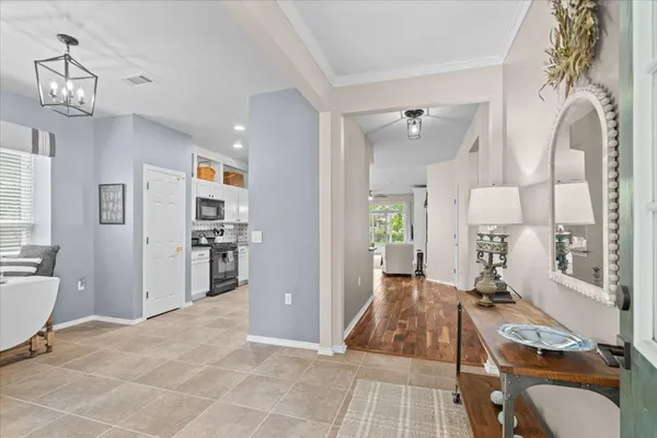 Property Slideshow image 3 of 37 | 113 honey creek trl, Georgetown, TX, 78633