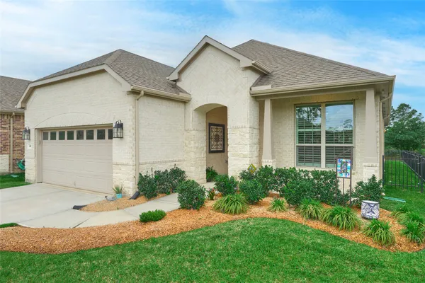 Property Slideshow image 3 of 40 | 211 arabian dr, Spring, TX, 77382