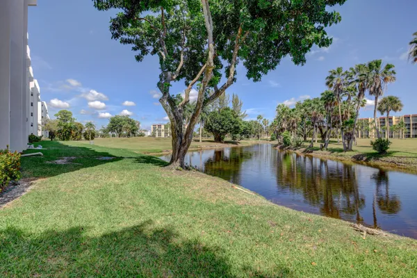 Property Slideshow image 3 of 30 | 3595 birdie dr 108, ,, FL, 33467