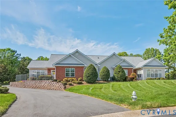 Property Slideshow image 2 of 34 | 2518 wanstead ct, Henrico, VA, 23238
