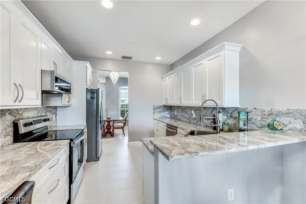 Property Slideshow image 2 of 46 | 14581 grande cay cir 3307, Fort Myers, FL, 33908
