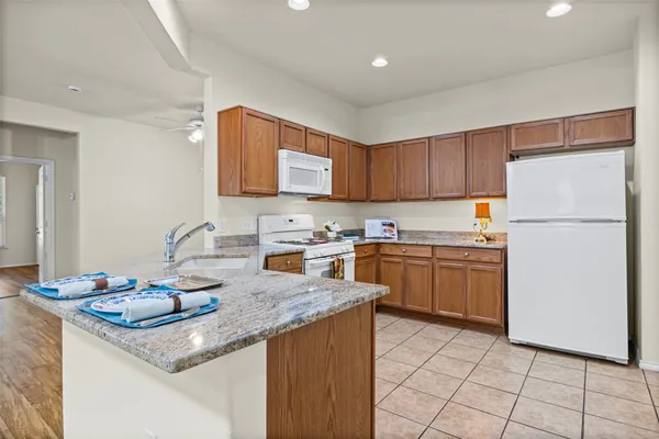 Property Slideshow image 3 of 26 | 317 essex ln, Georgetown, TX, 78633