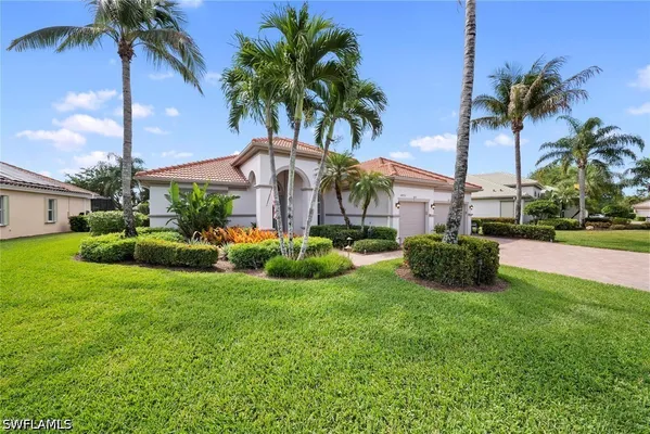 Property Slideshow image 2 of 50 | 10125 salisbury ct, Fort Myers, FL, 33913
