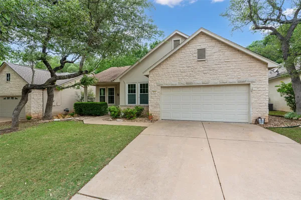 Property Slideshow image 2 of 28 | 214 whispering wind dr, Georgetown, TX, 78633