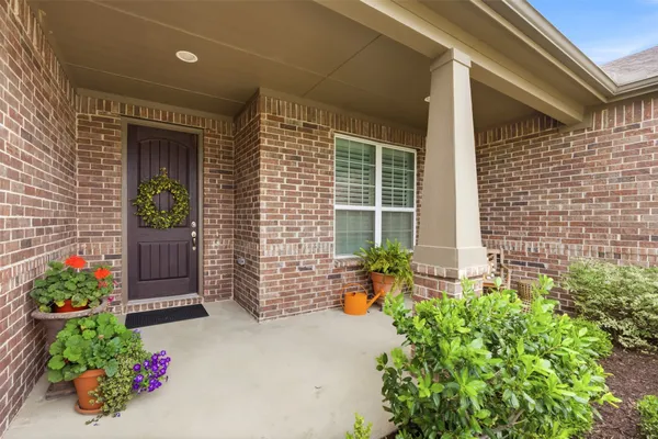 Property Slideshow image 3 of 38 | 7708 del webb blvd, Little Elm, TX, 76227