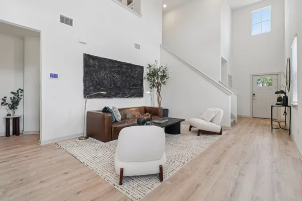 Property Slideshow image 2 of 16 | 220 merrick rd, Georgetown, TX, 78628