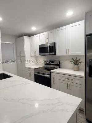 Property Slideshow image 2 of 12 | 200 high point ct d, Delray Beach, FL, 33445