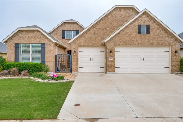 Property Slideshow image 2 of 30 | 9820 ironwood dr, Denton, TX, 76207