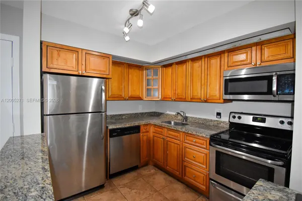 Property Slideshow image 2 of 19 | 9955 n belfort cir 112, Tamarac, FL, 33321