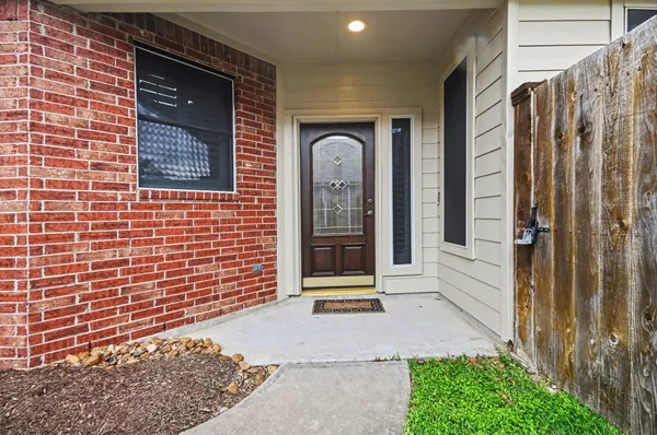 Property Slideshow image 3 of 38 | 1407 capri place ln, Pearland, TX, 77581