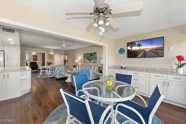Property Slideshow image 3 of 38 | 5805 trailwinds dr 314, Fort Myers, FL, 33907