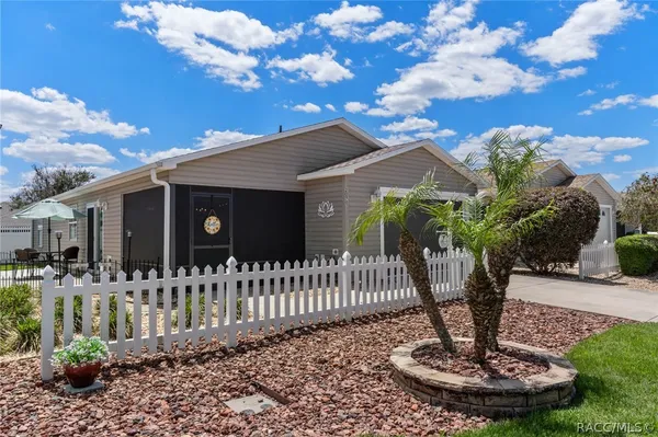 Property Slideshow image 3 of 32 | 2070 thornton ter, The Villages, FL, 32162