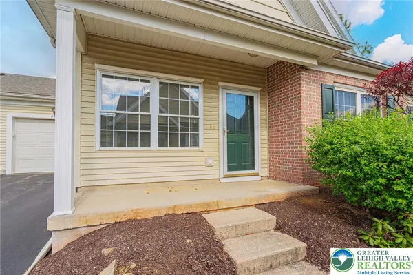 Property Slideshow image 3 of 29 | 4706 horseshoe trl, Lower Macungie Twp, PA, 18062