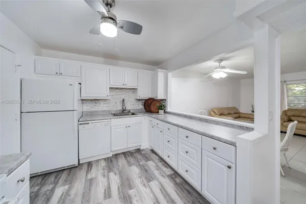 Property Slideshow image 2 of 23 | 4770 nw 21st st 208, Lauderhill, FL, 33313