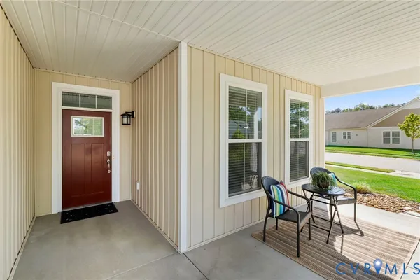 Property Slideshow image 2 of 35 | 10456 chickahominy falls ln, Glen Allen, VA, 23059