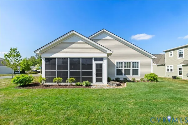 Property Slideshow image 3 of 35 | 10456 chickahominy falls ln, Glen Allen, VA, 23059