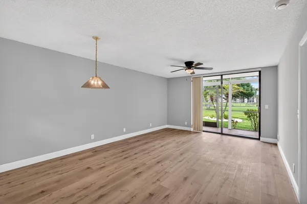 Property Slideshow image 3 of 58 | 5340 las verdes cr las verdes cir 109, Delray Beach, FL, 33484