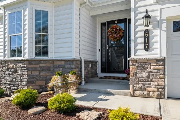 Property Slideshow image 2 of 50 | 617 presidents, Cecil, PA, 15317