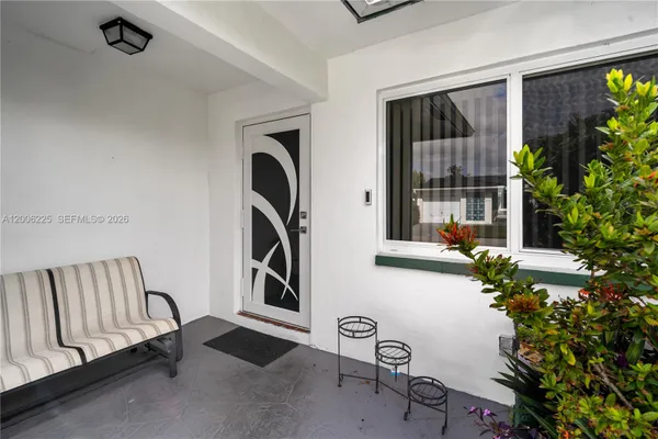 Property Slideshow image 3 of 29 | 4402 nw 44th ave, Tamarac, FL, 33319