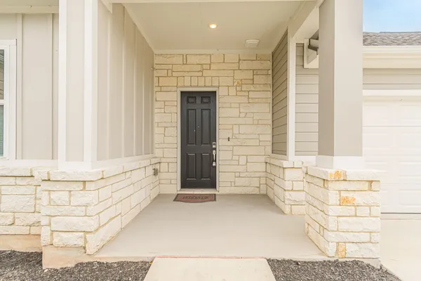 Property Slideshow image 2 of 25 | 404 eagle dr 101, San Marcos, TX, 78666