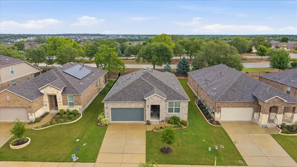 Property Slideshow image 2 of 38 | 113 lafayette st, Georgetown, TX, 78633