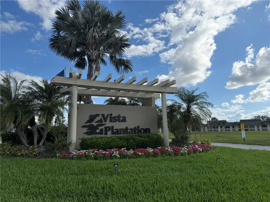 Property Slideshow image 3 of 35 | 31 plantation dr 201, Vero Beach, FL, 32966
