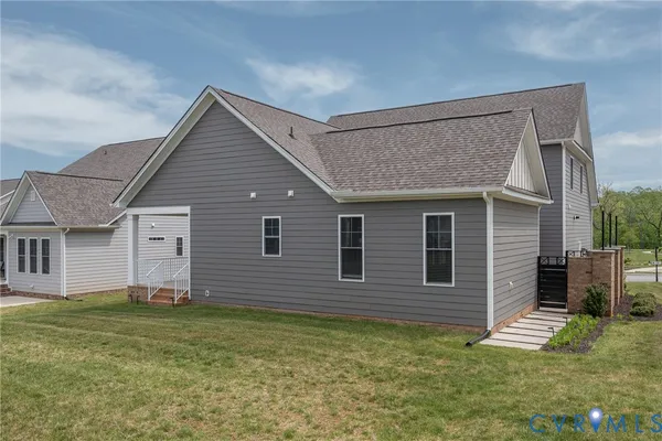 Property Slideshow image 3 of 31 | 12400 n crossing dr, Manakin Sabot, VA, 23103