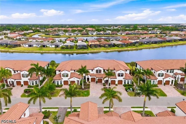 Property Slideshow image 2 of 32 | 11781 grand belvedere way 203, Fort Myers, FL, 33913