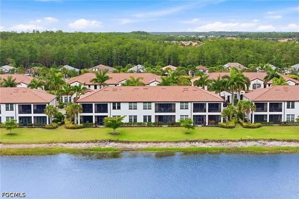 Property Slideshow image 3 of 32 | 11781 grand belvedere way 203, Fort Myers, FL, 33913