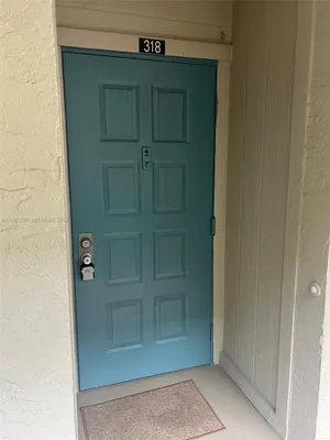 Property Slideshow image 3 of 27 | 1101 colony point cir 318, Pembroke Pines, FL, 33026