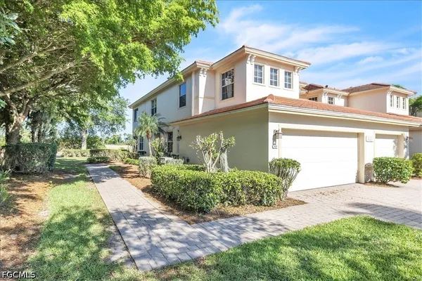 Property Slideshow image 2 of 50 | 3000 meandering way 101, Fort Myers, FL, 33905