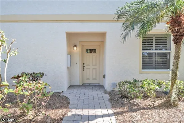 Property Slideshow image 3 of 50 | 3000 meandering way 101, Fort Myers, FL, 33905