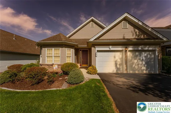 Property Slideshow image 2 of 46 | 5 edinburgh dr, Easton, PA, 18045