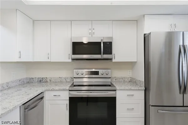 Property Slideshow image 3 of 35 | 3150 binnacle dr 318, Naples, FL, 34103