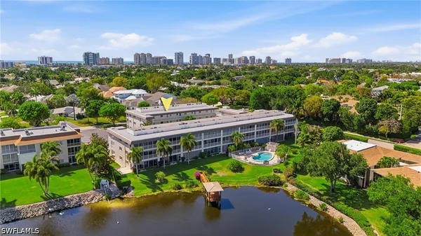 Property Slideshow image 3 of 35 | 3150 binnacle dr 318, Naples, FL, 34103