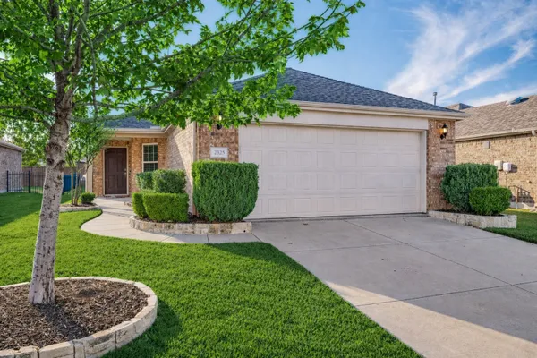 Property Slideshow image 3 of 32 | 2325 beachfront dr, Frisco, TX, 75036