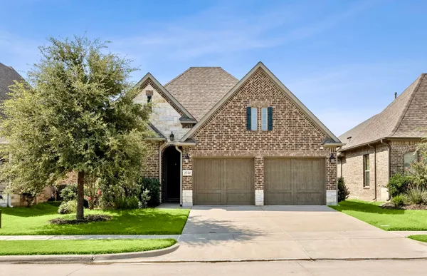 Property Slideshow image 2 of 29 | 2732 promenade, The Colony, TX, 75056
