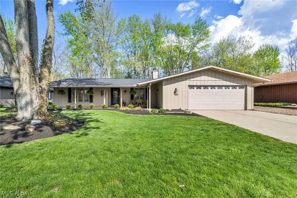 Property Slideshow image 2 of 46 | 10815 gate post rd, Strongsville, OH, 44149