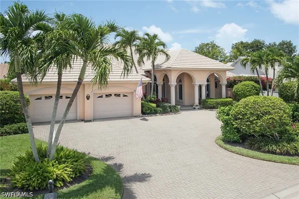 Property Slideshow image 2 of 35 | 710 shadow lake ln, Naples, FL, 34108