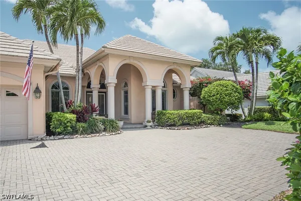 Property Slideshow image 3 of 35 | 710 shadow lake ln, Naples, FL, 34108